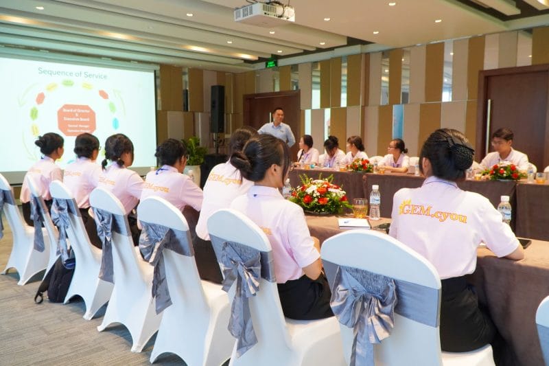 Sinh viên ngành Du lịch và Quản trị Khách sạn của TBD trong 1 buổi học thực tế với doanh nghiệp