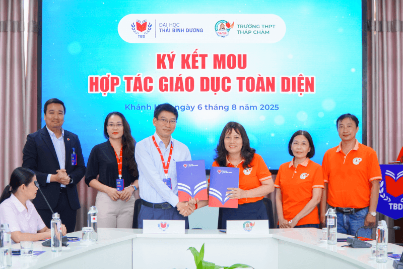 Trường Đại học Thái Bình Dương khởi động chuỗi tập huấn STEM cho giáo viên các trường THPT và ký kết hợp tác với Trường THPT Tháp Chàm