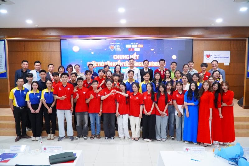Vòng chung kết cuộc thi "Tìm kiếm tài năng kinh doanh - Chinh phục thị trường bán lẻ" khép lại thành công tốt đẹp